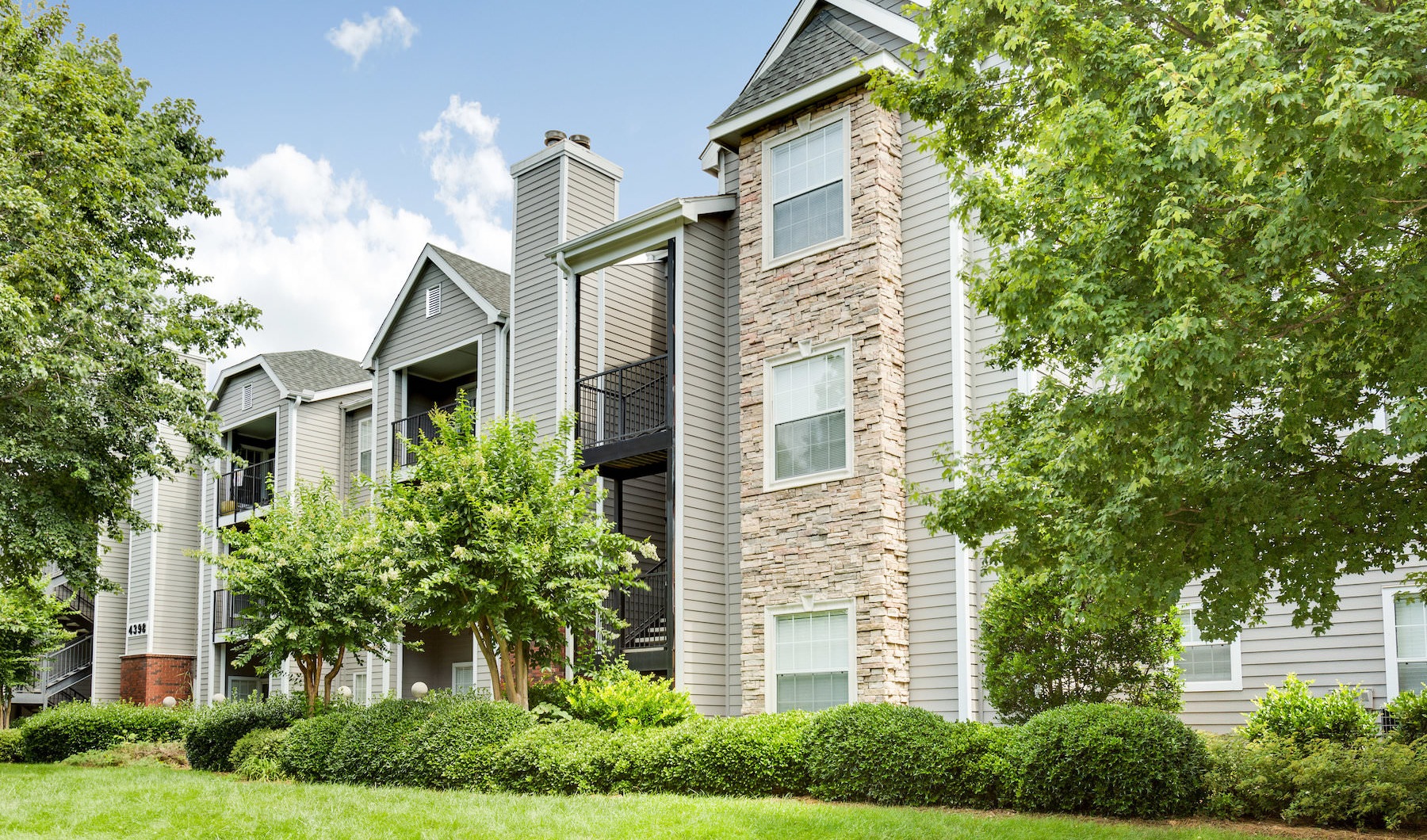 Crowne at James Landing is a petfriendly apartment community in